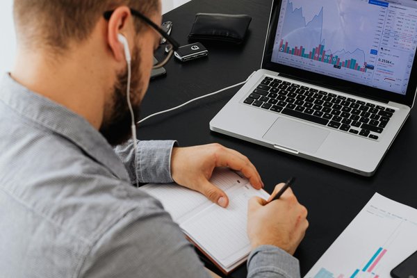 How to install and configure a VPN server on a Raspberry Pi for secure remote access?